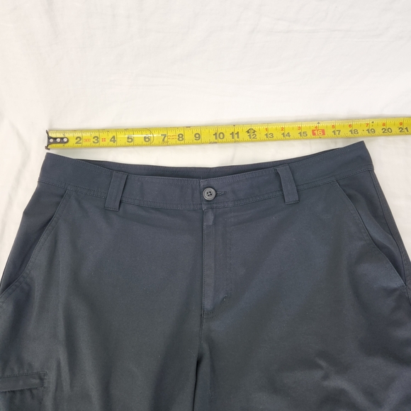 Columbia Men's Black Flat Front Shorts 38 - Picture 5 of 12